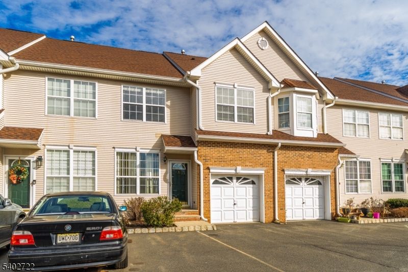 Attached, Exterior, Facade, Brick Facade, Rowhouse