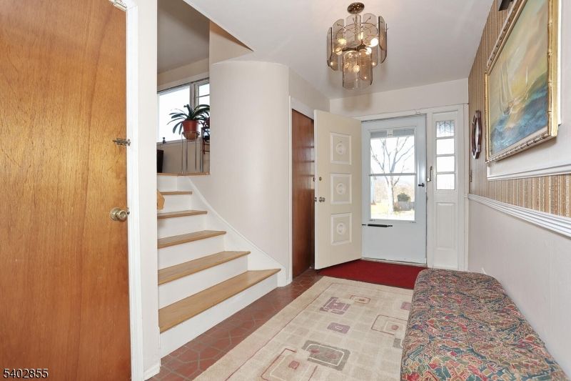 Chandelier, Interior