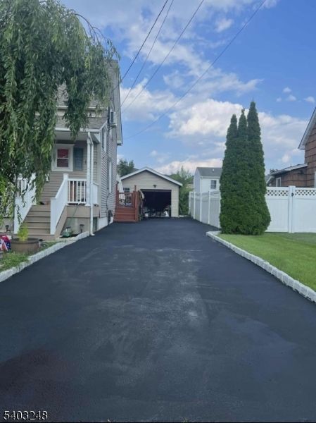 Detached Garage, Exterior