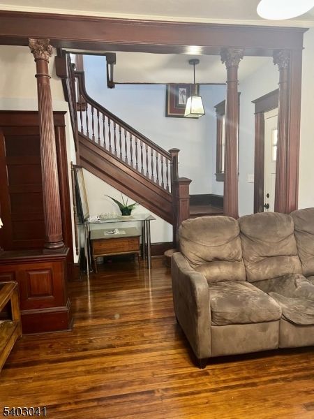 Interior, Pendant Lights, Wood Texture Flooring
