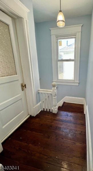 Empty room, Interior, Pendant Lights, Wood Texture Flooring