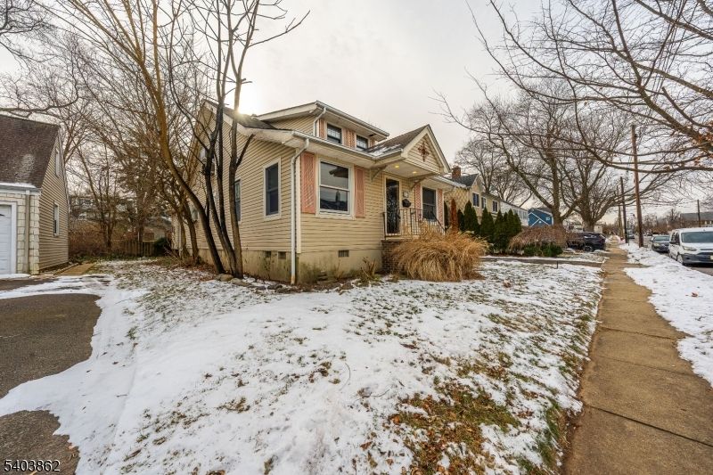 Backyard, Exterior, Facade, Cape Cod