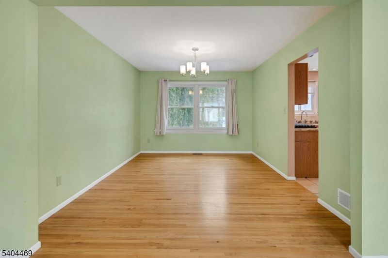 Chandelier, Empty room, Interior, Wood Texture Flooring