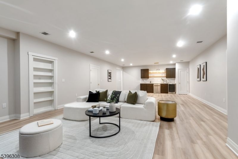 Interior, Kitchen, Living room, Pendant Lights, Recessed Lighting, Wood Texture Flooring