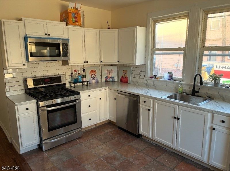Interior, Kitchen, Stainless Steel Appliances