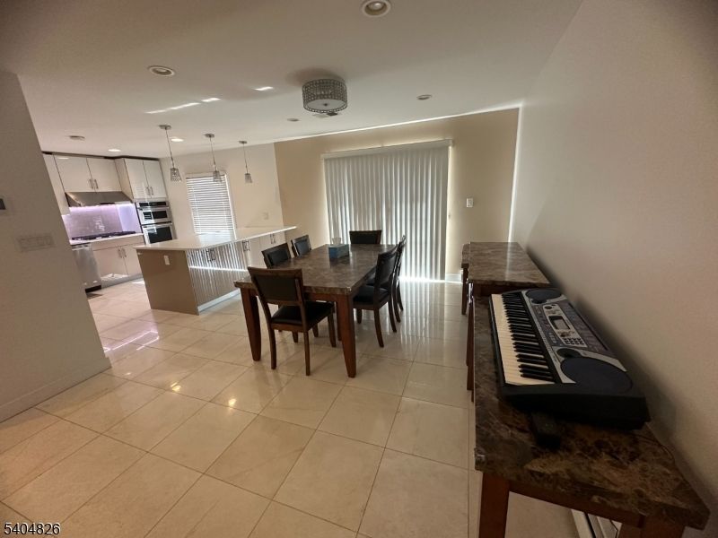 Dining room, Interior, Kitchen, Pendant Lights, Piano, Recessed Lighting
