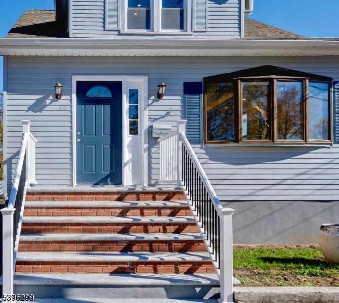 Exterior, Facade, None