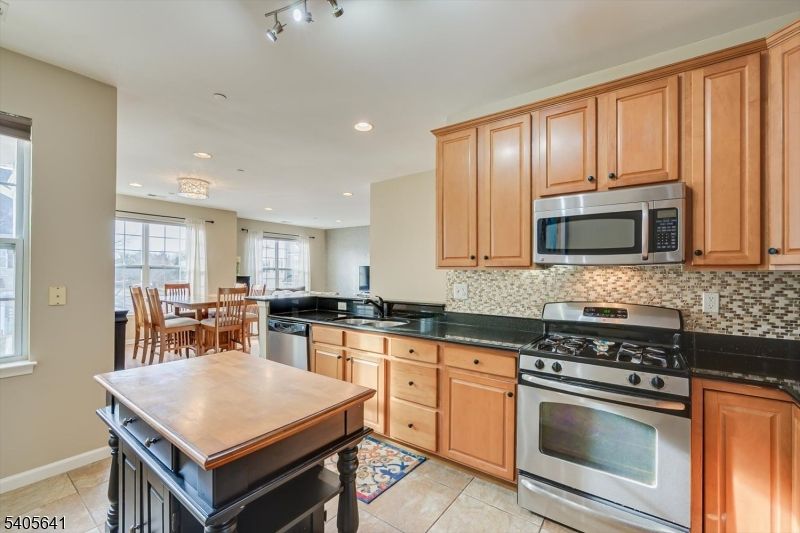 Dining room, Interior, Kitchen, Recessed Lighting, Stainless Steel Appliances