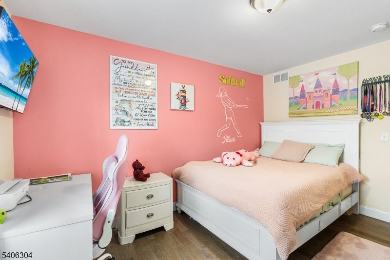 Bedroom, Home Office, Interior, Wood Texture Flooring