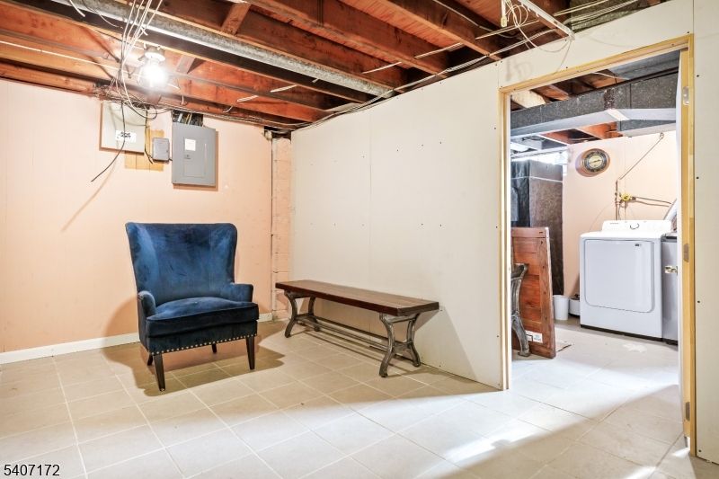 Interior, Washer, Wooden Beams, Wooden Ceilings