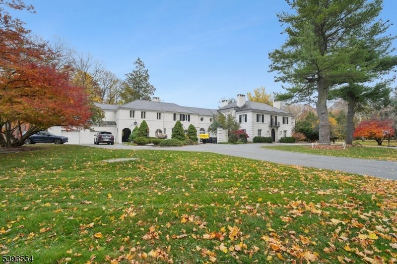 Attached, Exterior, Facade, Ranch