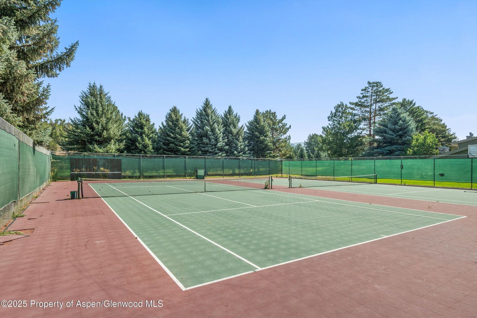 Exterior, Tennis Courts