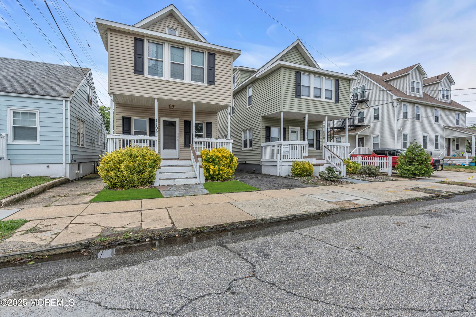 Exterior, Facade, Queen Anne Victorian