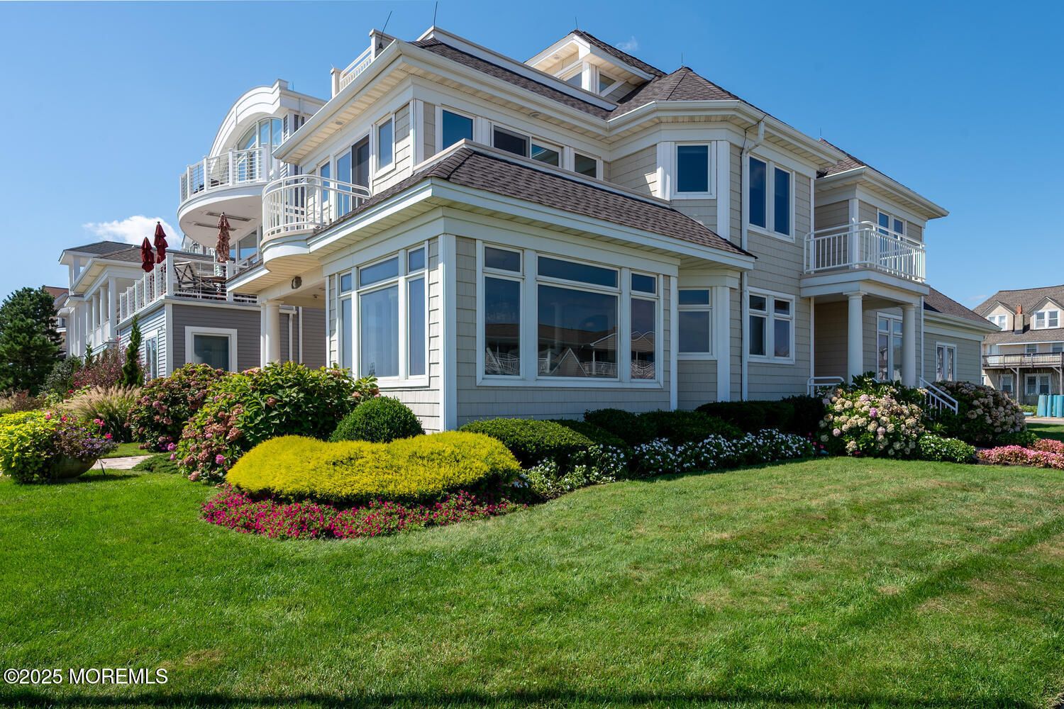 Exterior, Facade, Queen Anne Victorian