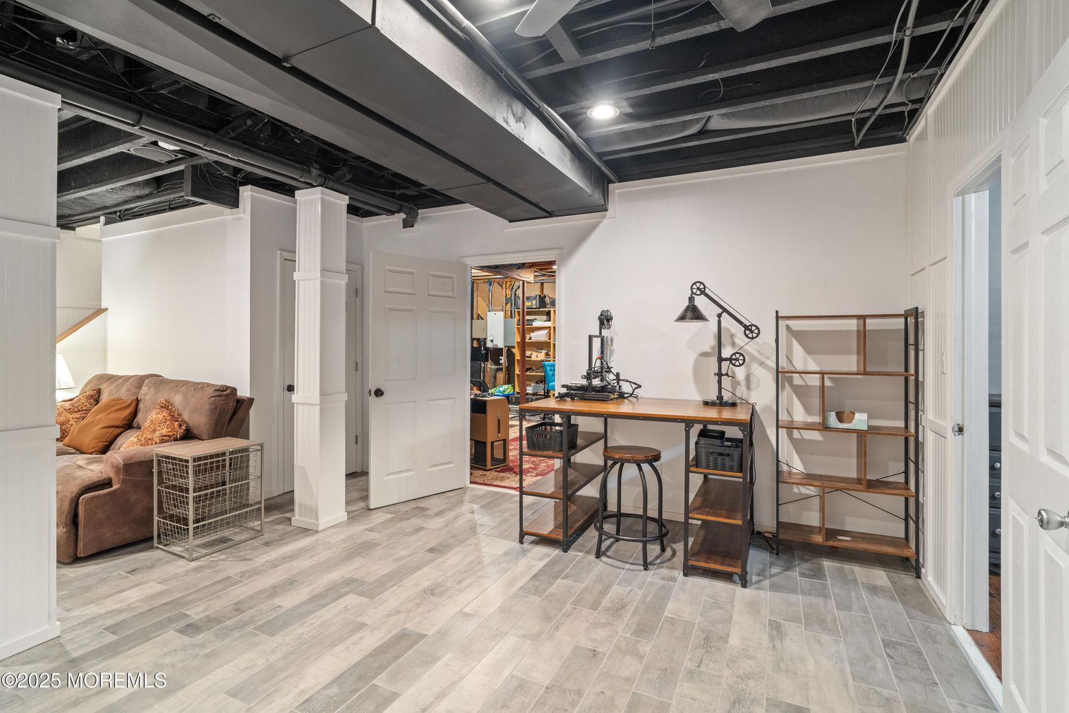 Interior, Recessed Lighting, Wood Texture Flooring