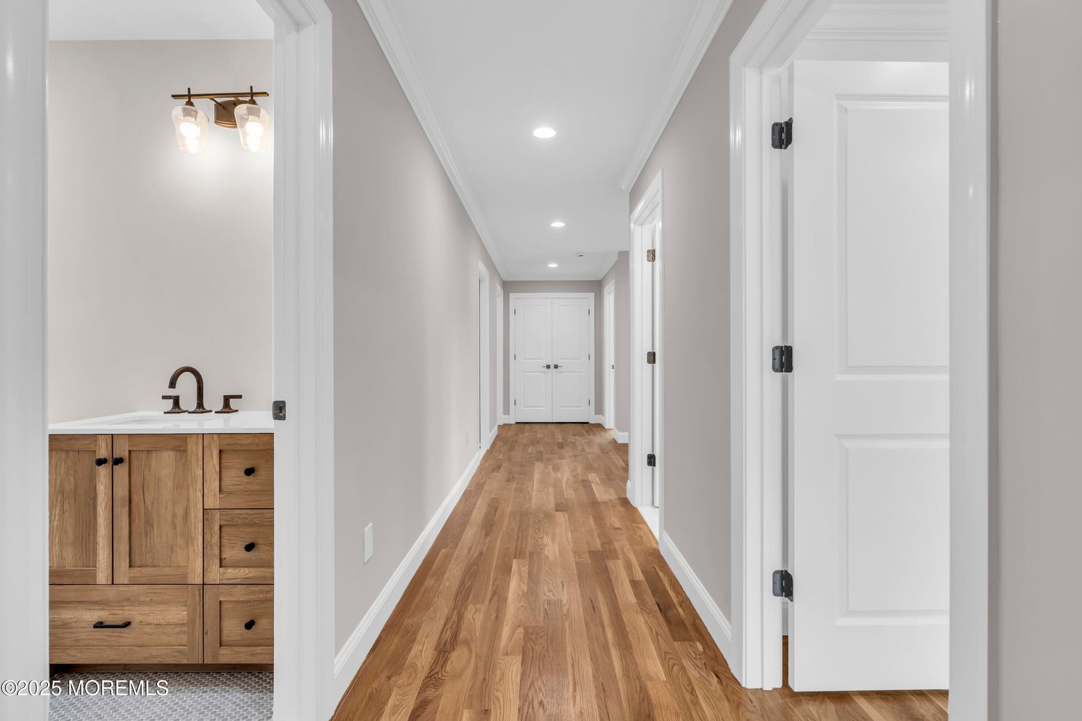Interior, Recessed Lighting, Wood Texture Flooring
