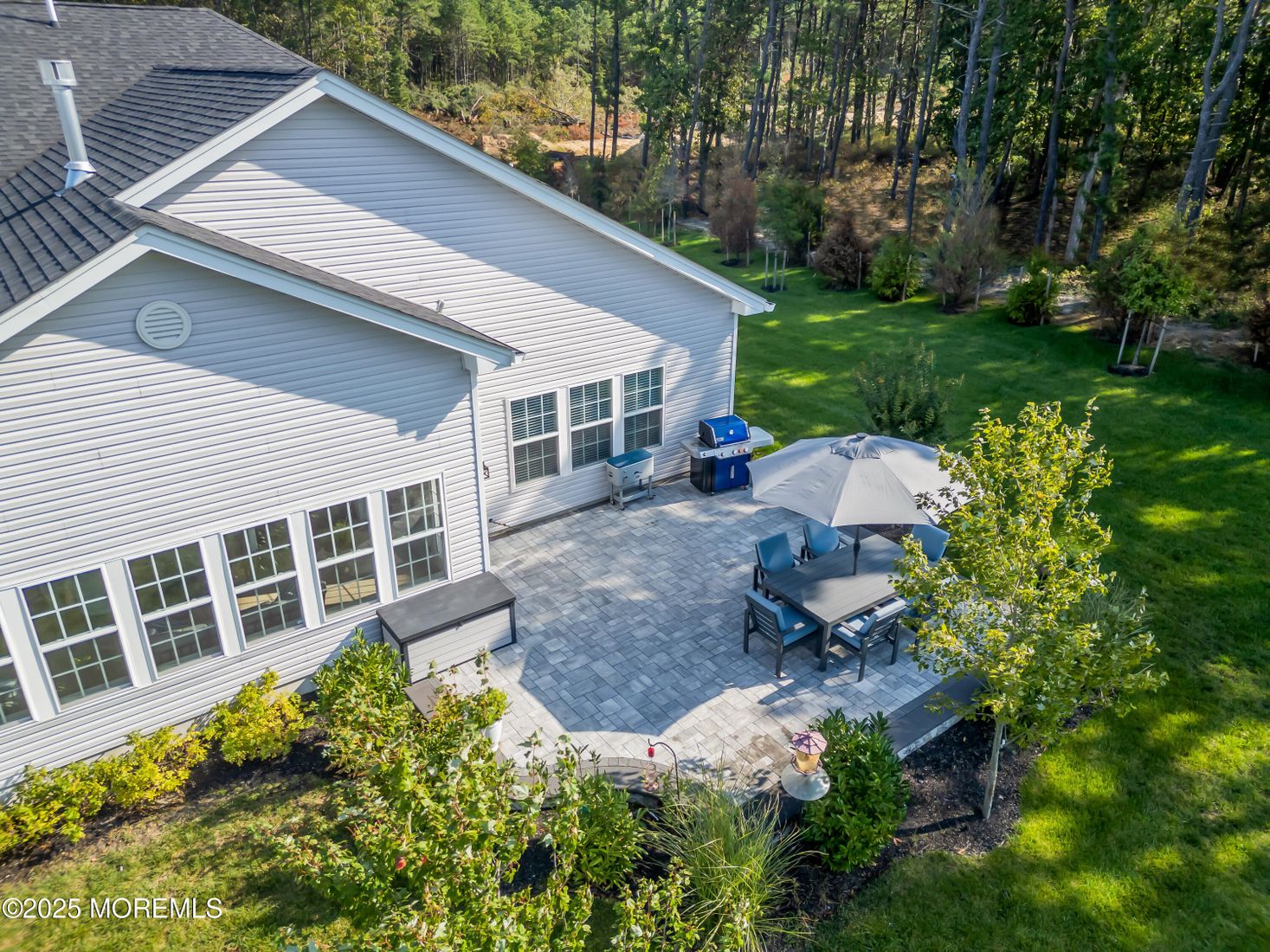 Exterior, Drone