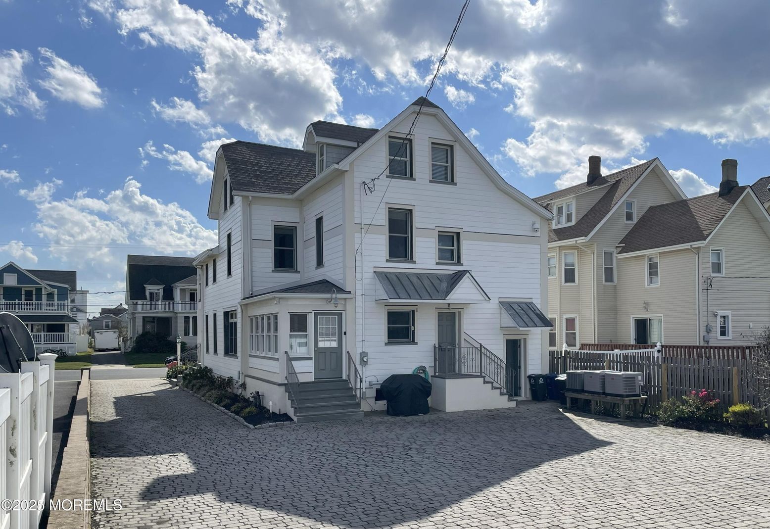 Exterior, Facade, Queen Anne Victorian