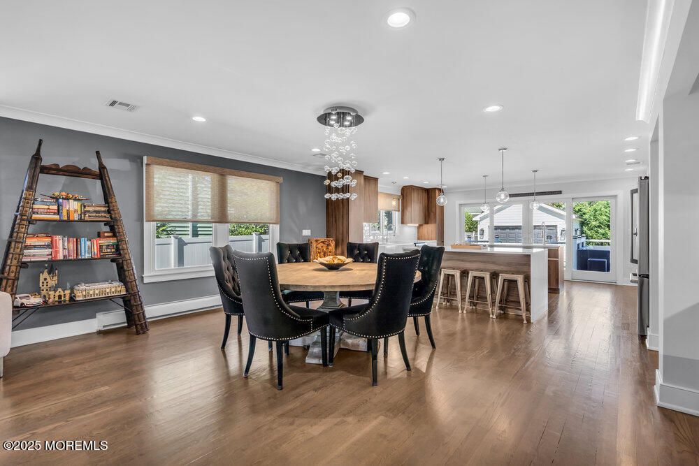 Dining room, Interior, Kitchen, Pendant Lights, Recessed Lighting, Wood Texture Flooring