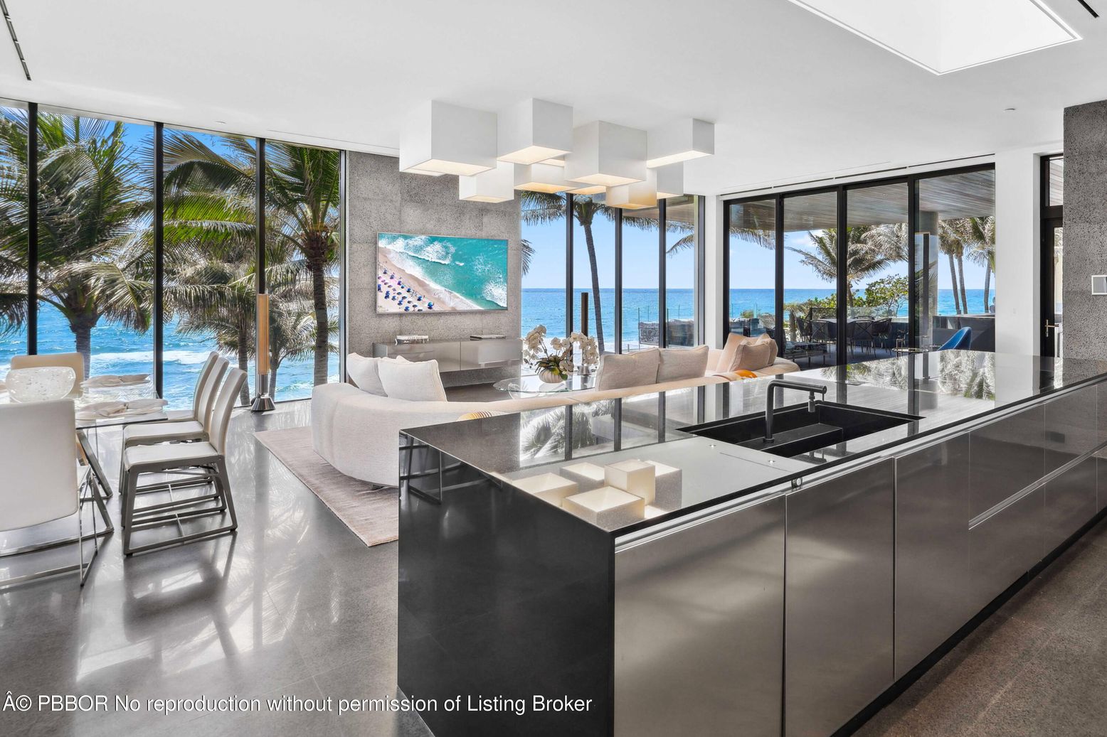 Chandelier, Dining room, Interior, Kitchen, Living room, Water