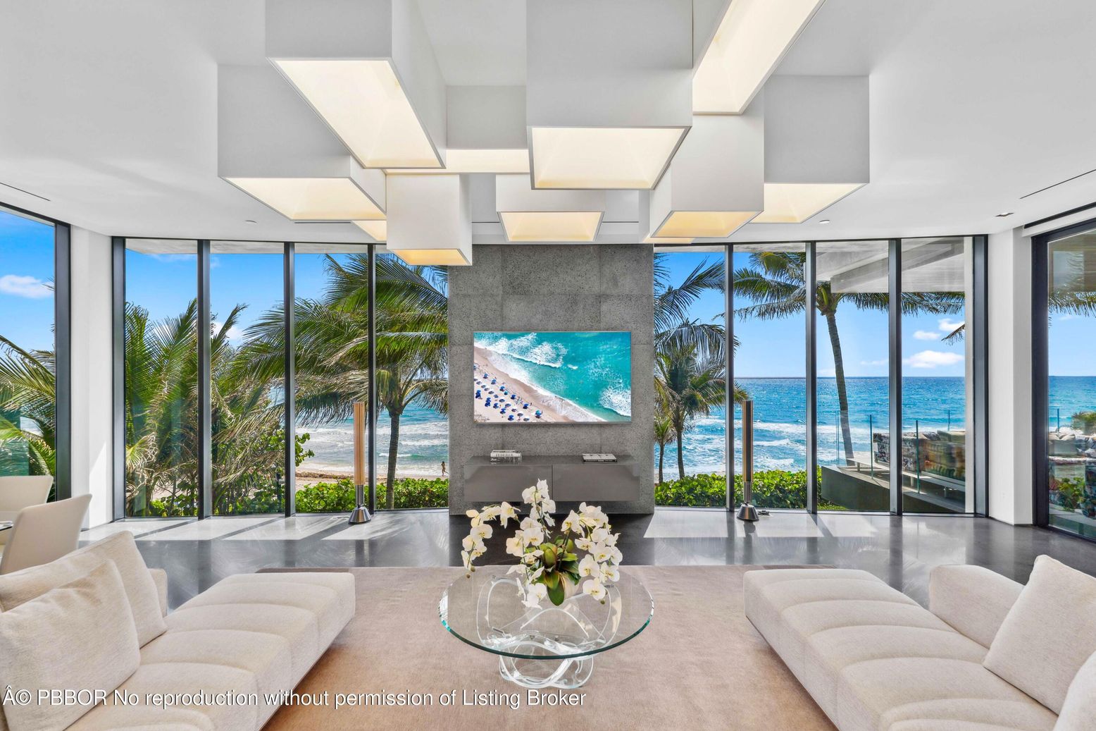 Interior, Living room, Water
