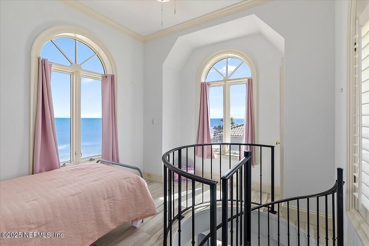Bedroom, Interior, Water