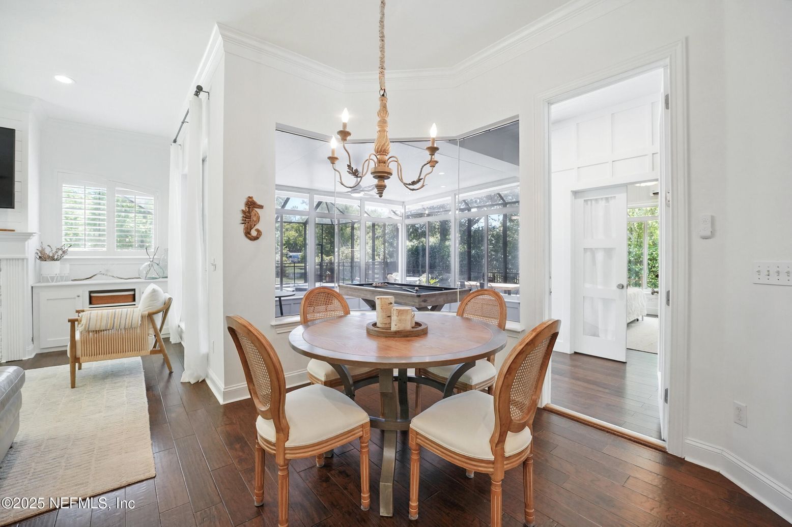 Chandelier, Dining room, Interior, Recessed Lighting, Wood Texture Flooring