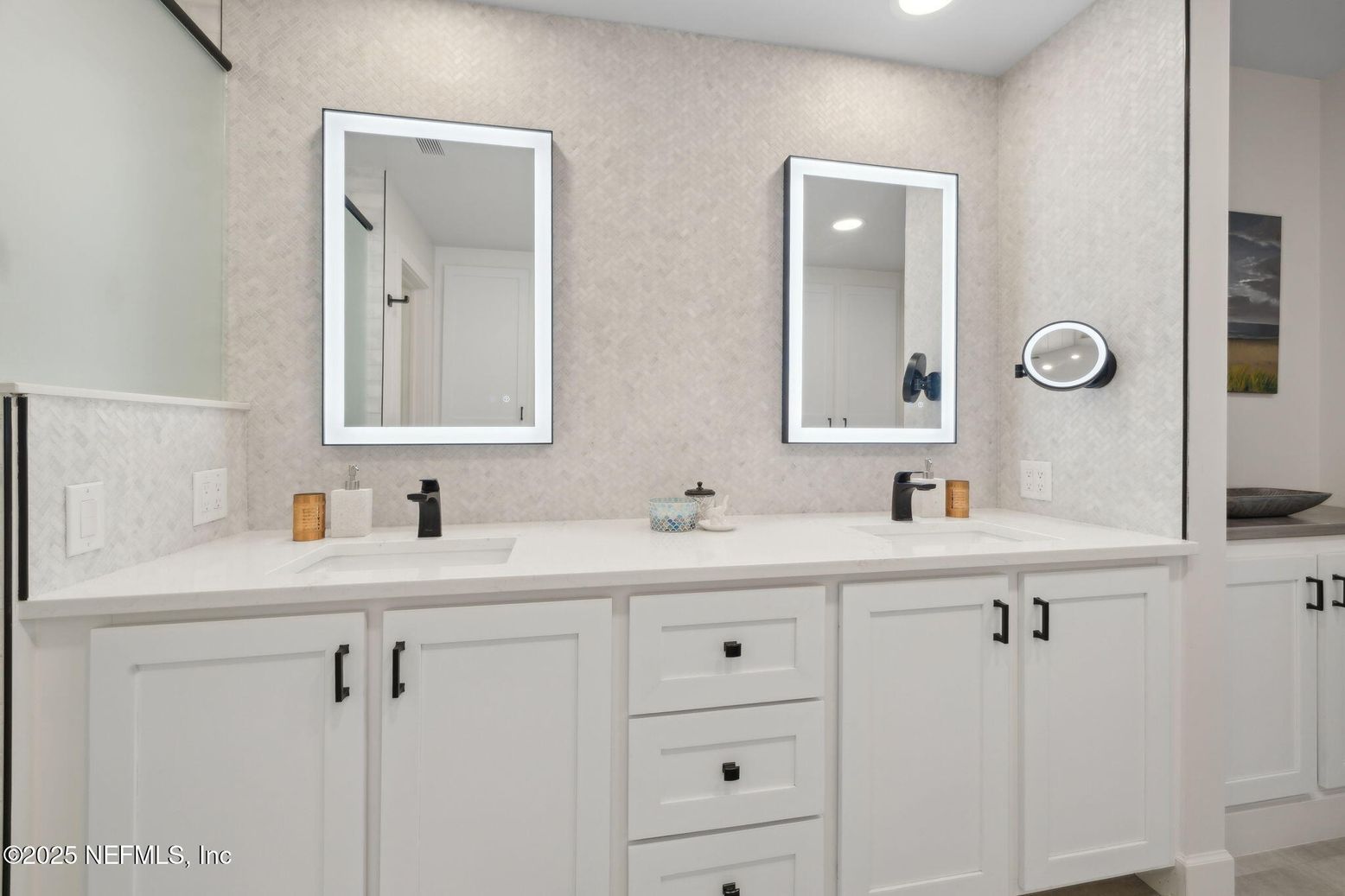 Bathroom, Dual Sink Vanities, Interior, Recessed Lighting