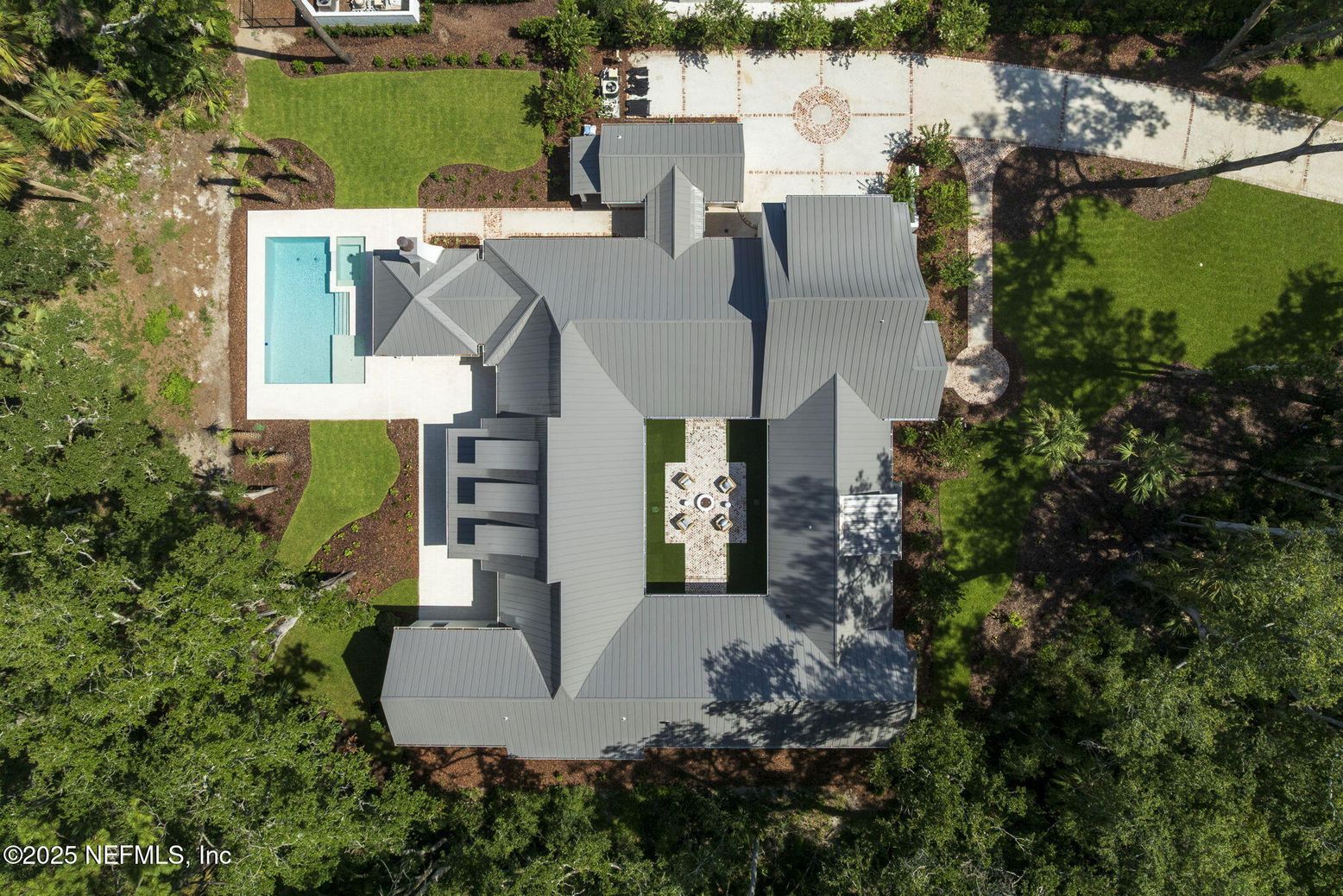 Exterior, Drone