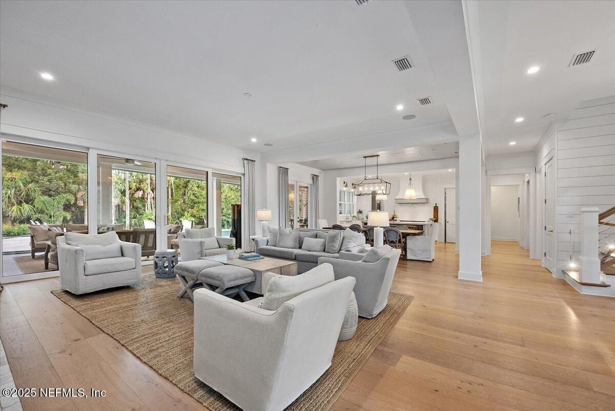 Chandelier, Dining room, Interior, Living room, Pendant Lights, Recessed Lighting, Wood Texture Flooring