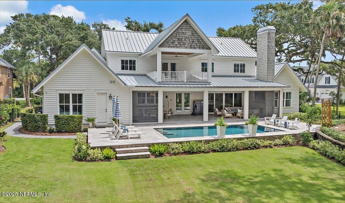 Backyard, Exterior, Facade, Pool, Farmhouse