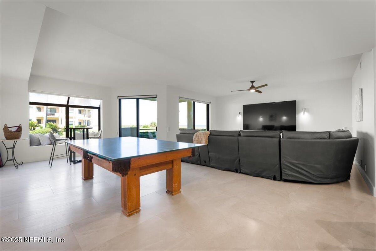 Game Room, Interior, Living room