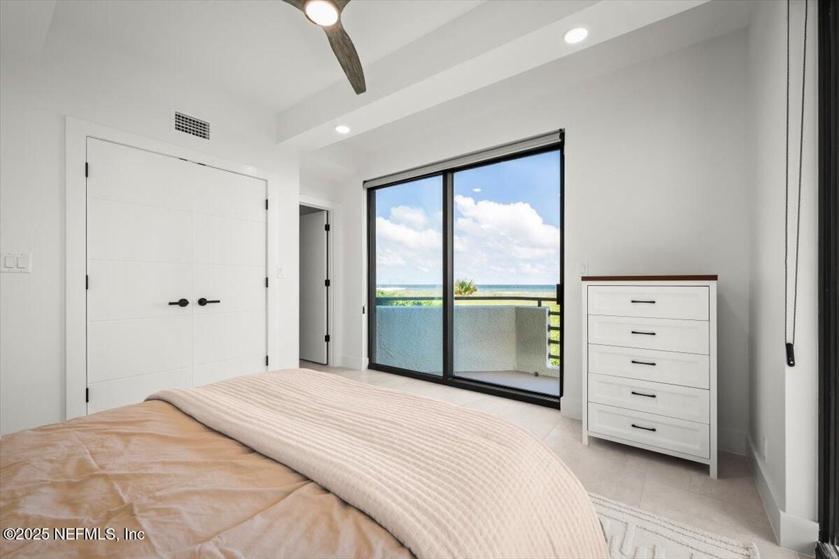 Bedroom, Interior, Recessed Lighting, Water