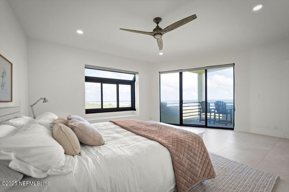 Bedroom, Interior, Recessed Lighting, Water