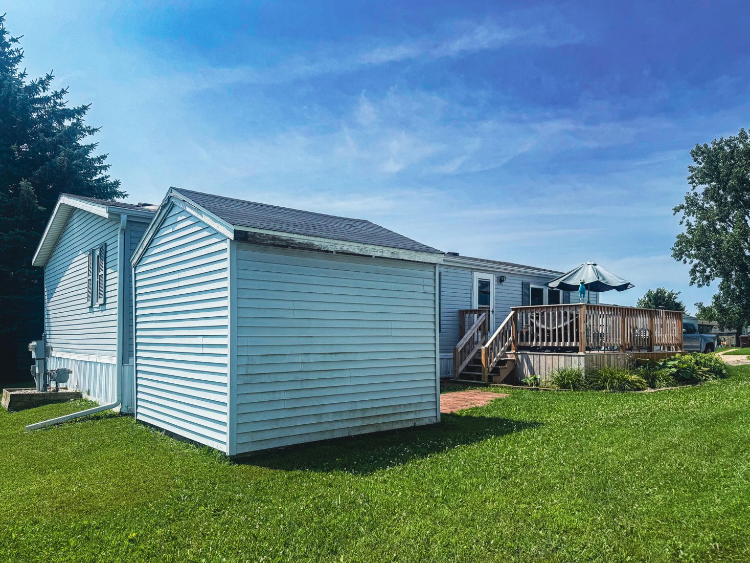 Backyard, Exterior