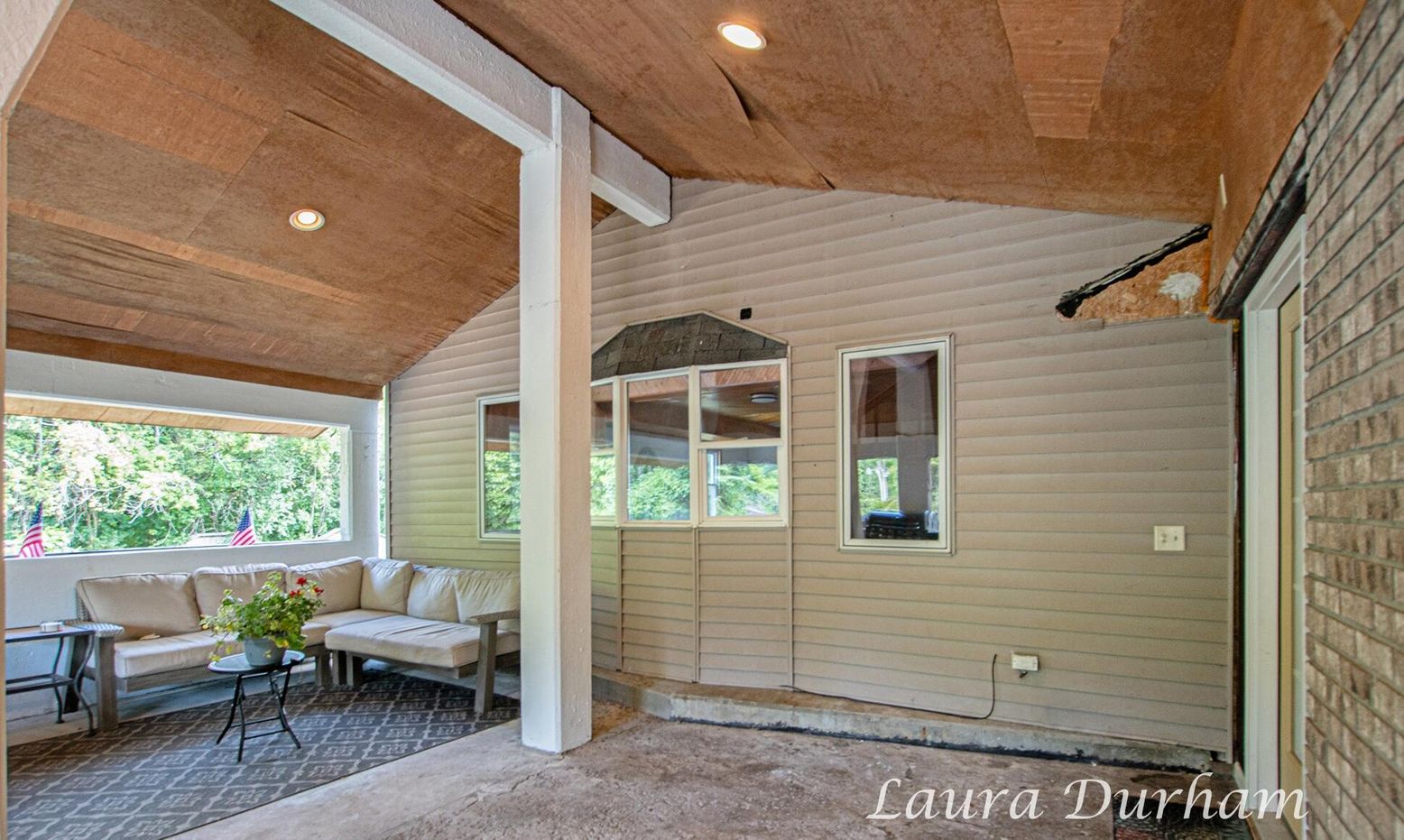Interior, Living room, Recessed Lighting, Stone Walls