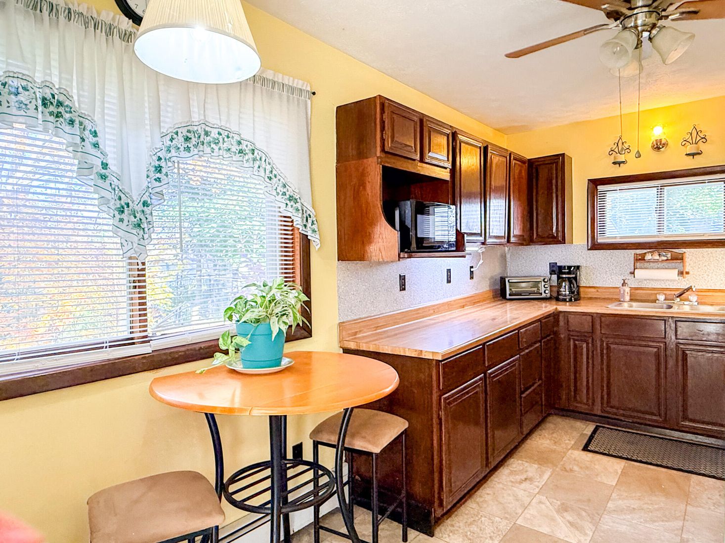 Interior, Kitchen, Pendant Lights
