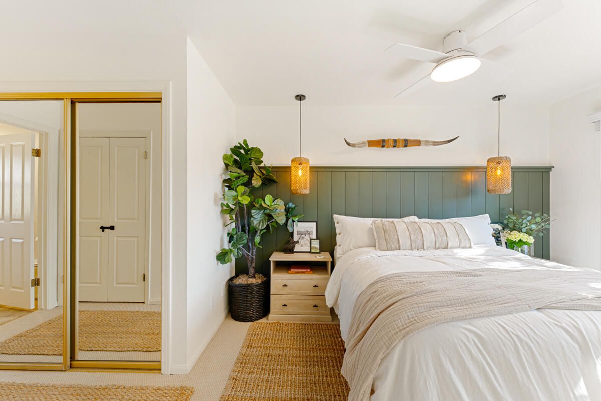 Bedroom, Interior, Pendant Lights