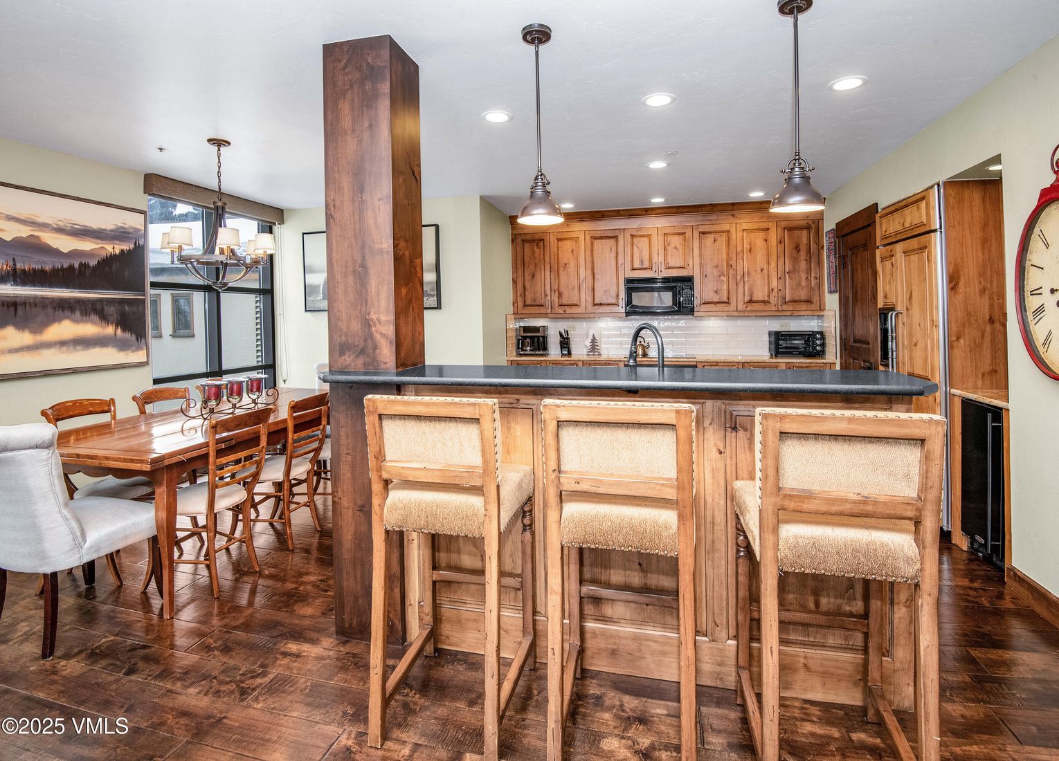 Chandelier, Dining room, Interior, Kitchen, Pendant Lights, Recessed Lighting, Wood Texture Flooring