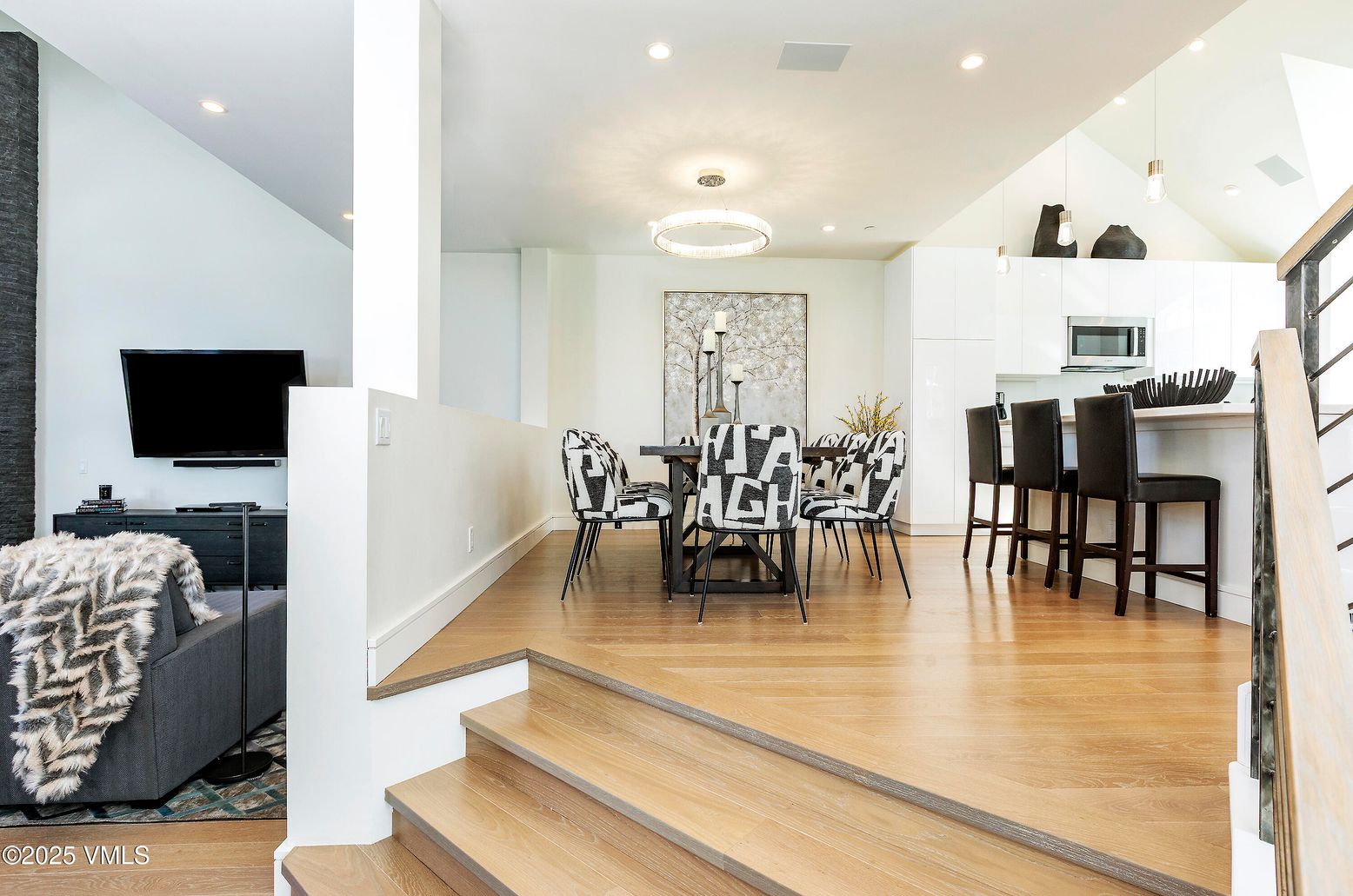Dining room, Interior, Kitchen, Pendant Lights, Recessed Lighting, Stainless Steel Appliances, Wood Texture Flooring