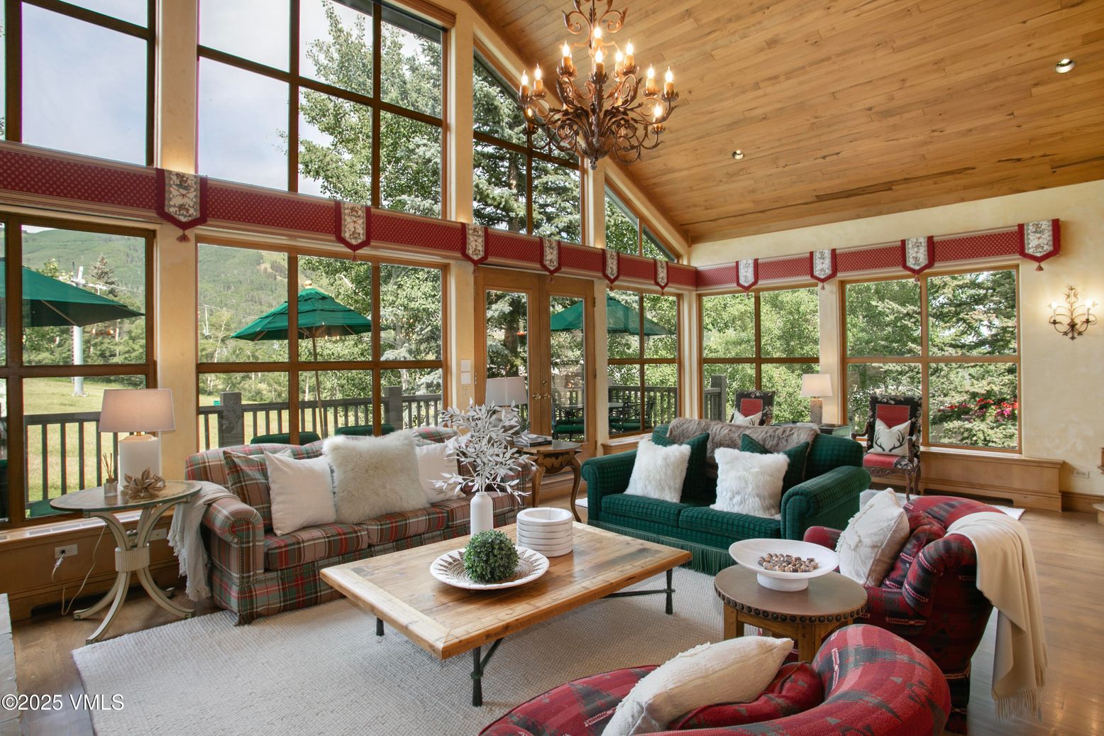 Chandelier, Interior, Living room, Sun Room, Wooden Ceilings, Wood Texture Flooring