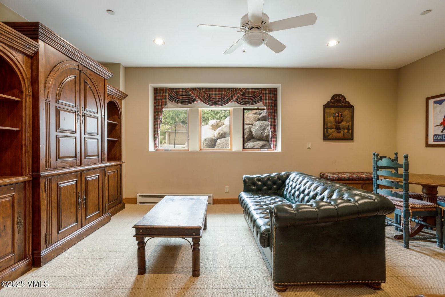 Dining room, Interior, Recessed Lighting