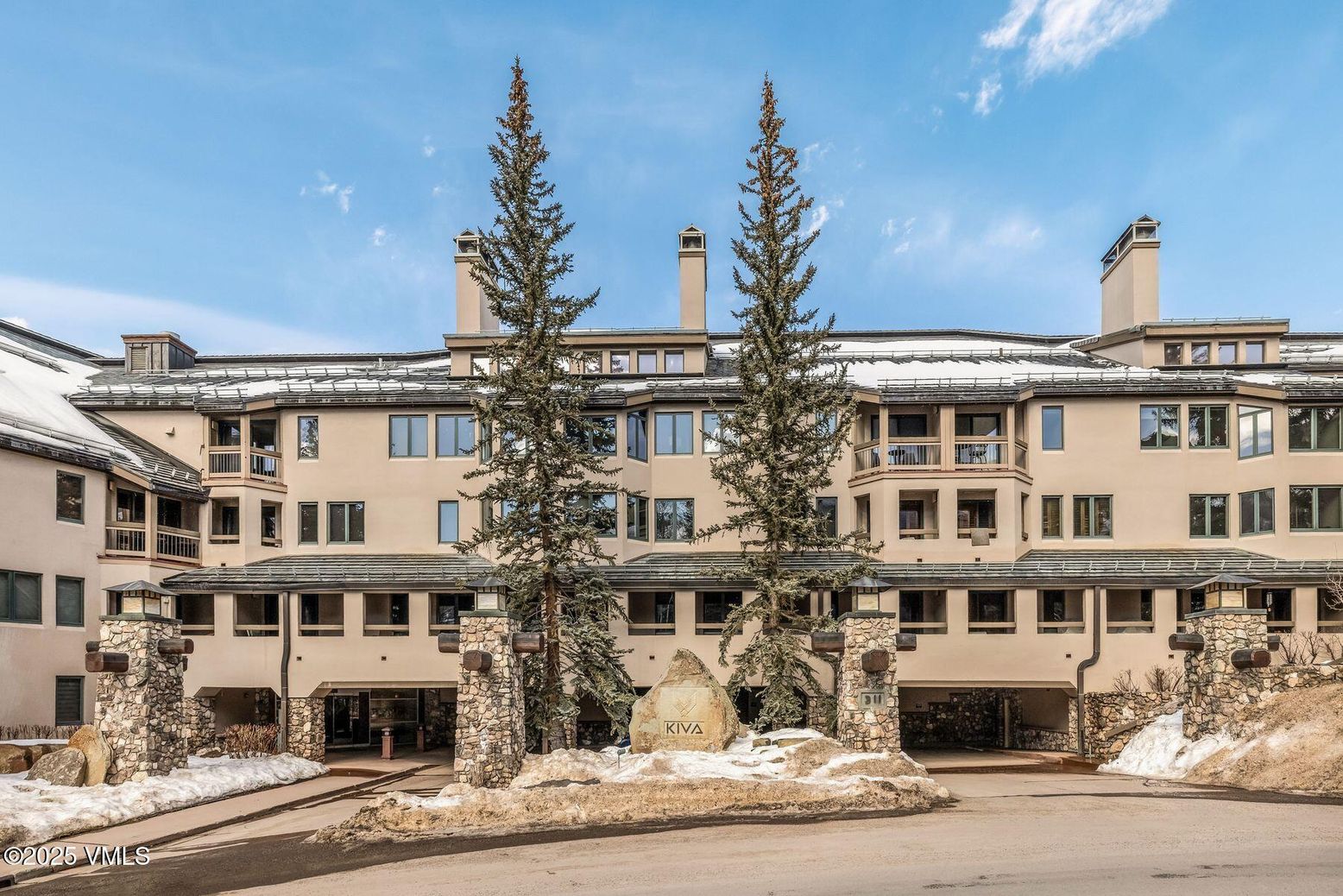 Exterior, Facade, Rowhouse