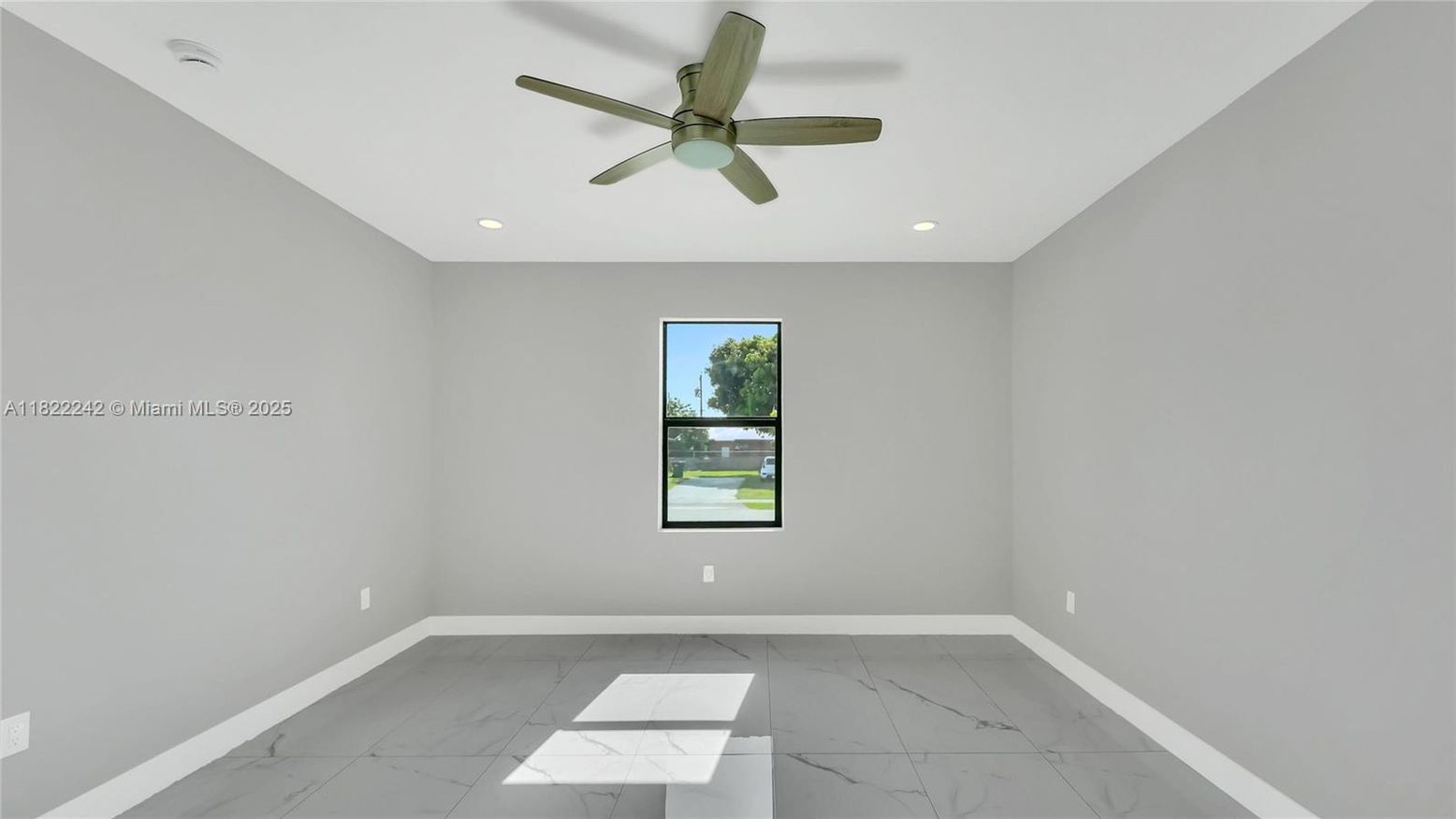Empty room, Interior, Marble, Recessed Lighting