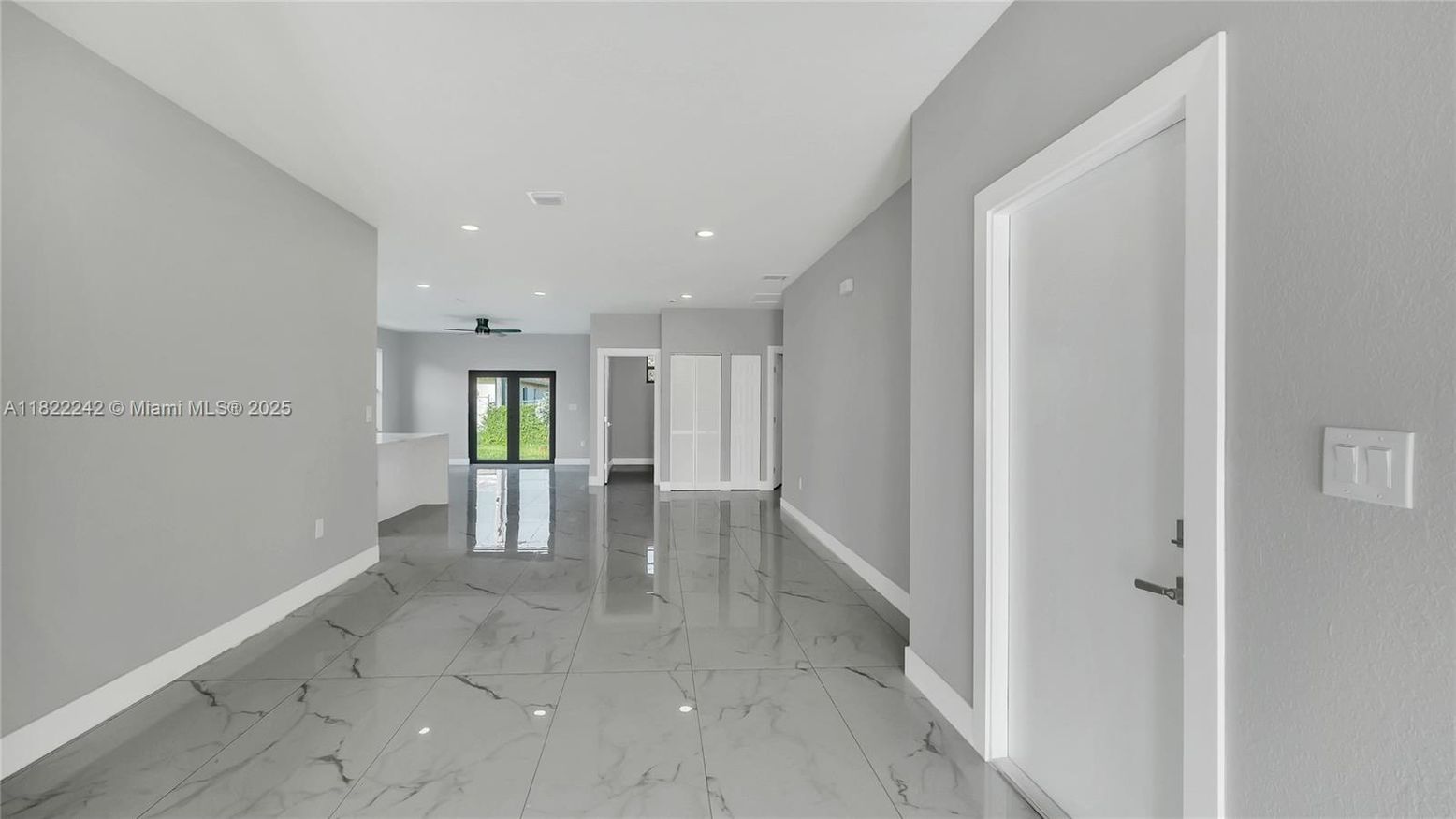 Empty room, Interior, Marble, Recessed Lighting