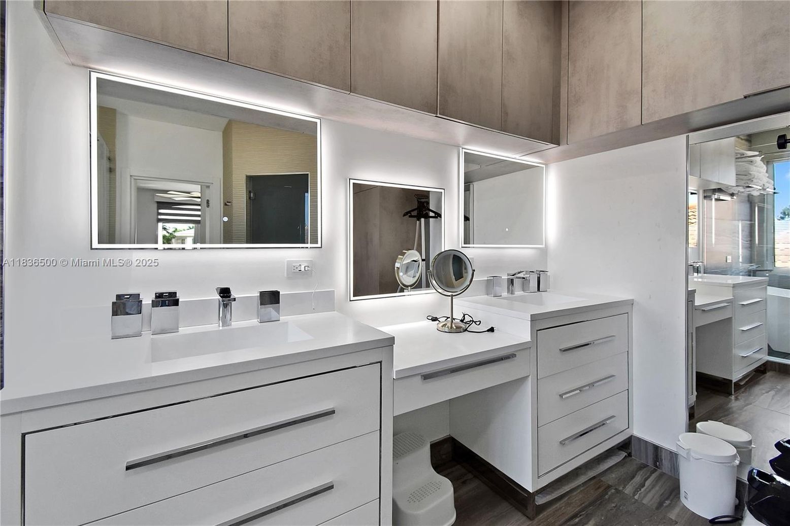 Bathroom, Dual Sink Vanities, Interior, Wood Texture Flooring