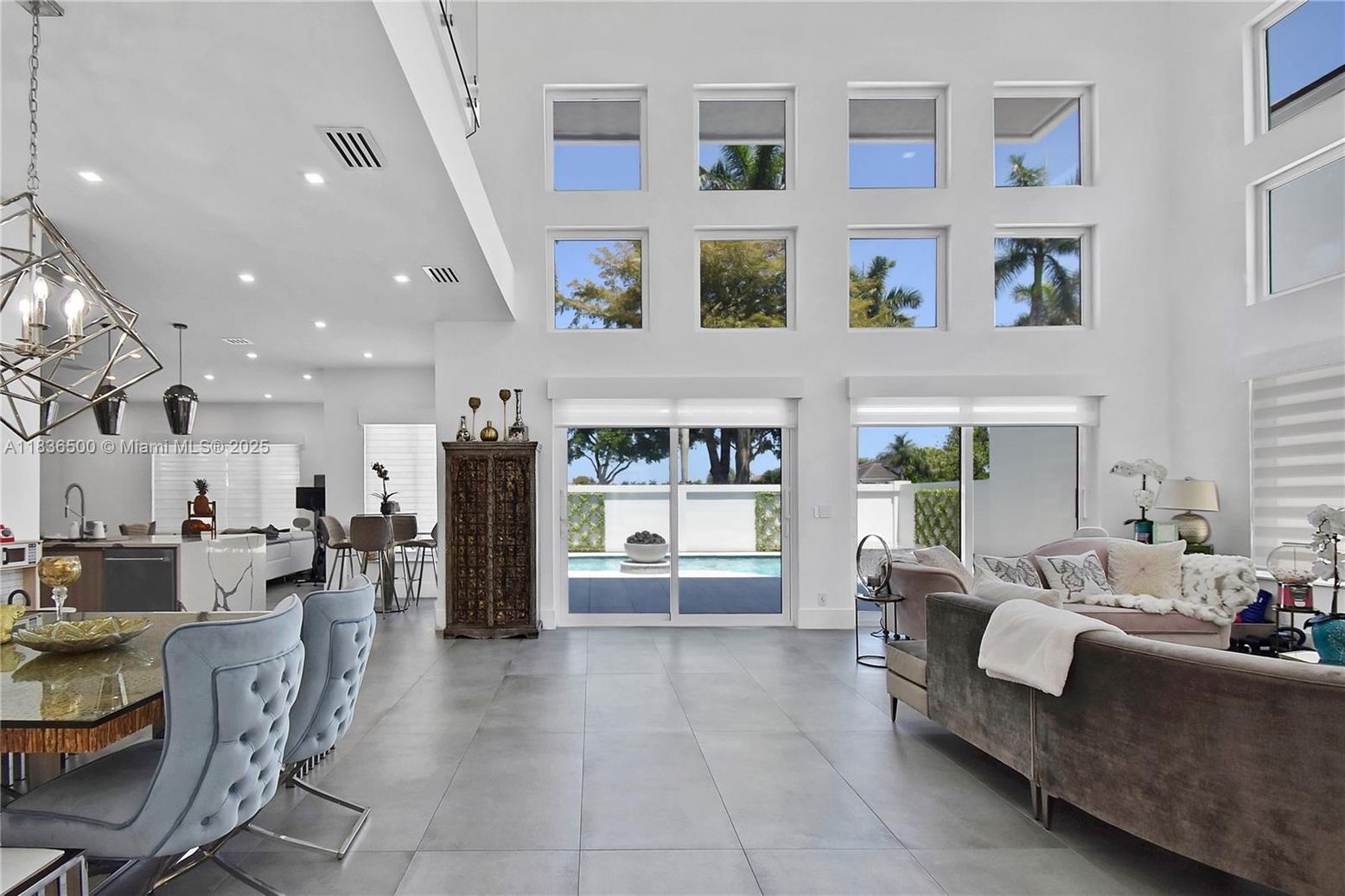 Dining room, Interior, Living room, Pendant Lights, Recessed Lighting