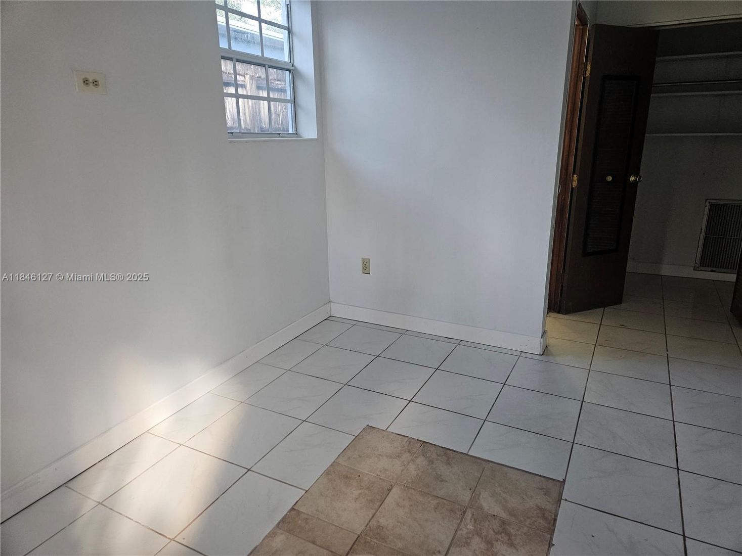 Empty room, Interior, Marble