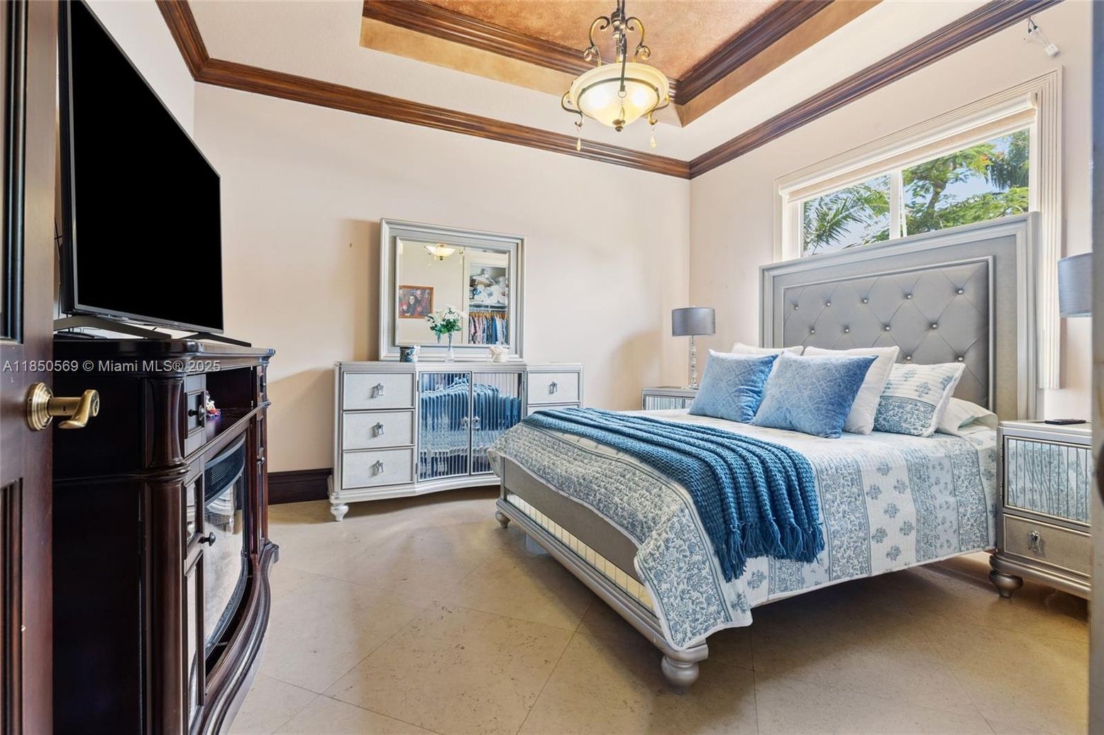Bedroom, Interior, Pendant Lights