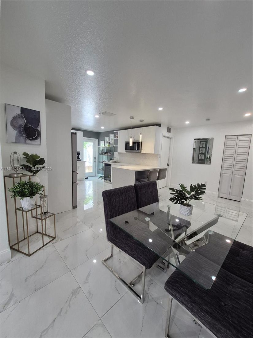 Dining room, Interior, Kitchen, Living room, Marble, Pendant Lights, Recessed Lighting